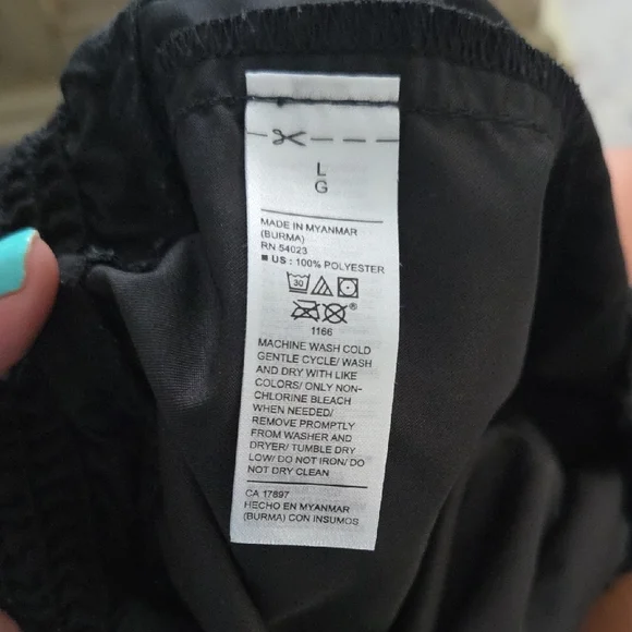 Old Navy Black Athletic Shorts Lightweight Performance - Picture 2 of 5